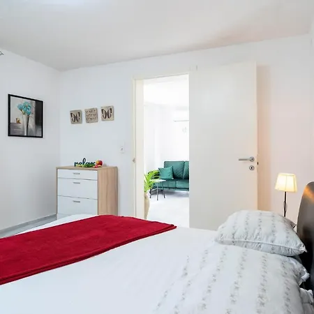 Hidden Oasis - Zf Hvar Apartment