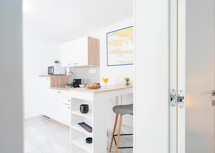 Апартаменты Hidden Oasis - Zf Hvar