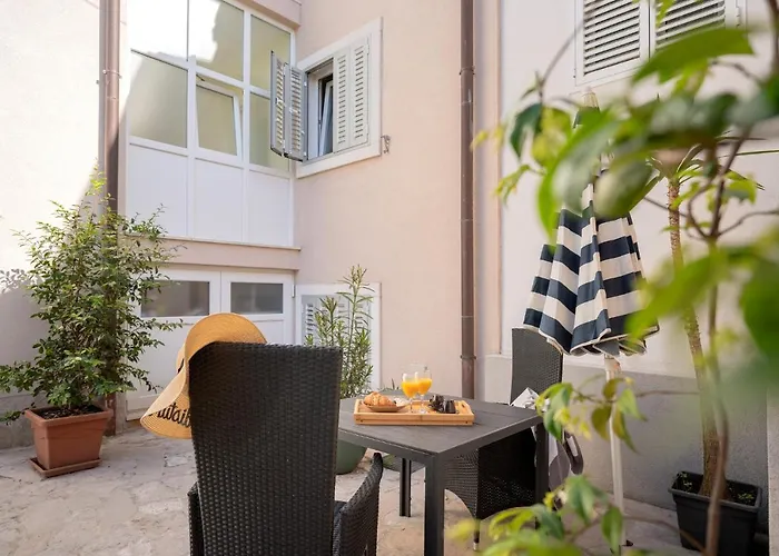 Hidden Oasis - Zf Hvar Апартаменты *