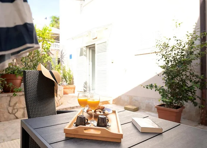 Апартаменты Hidden Oasis - Zf Hvar